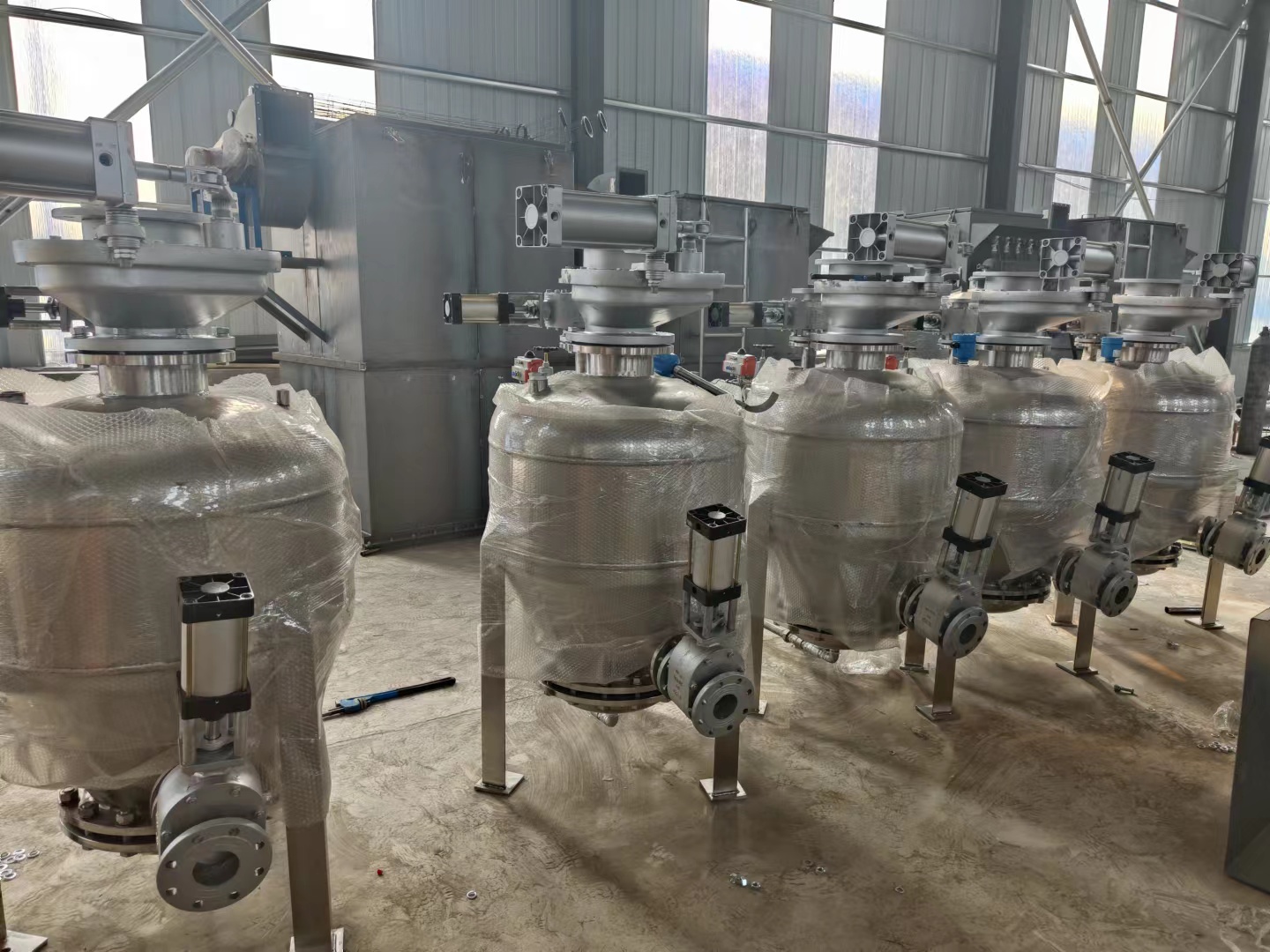 三葉羅茨鼓風(fēng)機(jī):羅茨鼓風(fēng)機(jī)間隙調(diào)整方法和風(fēng)機(jī)出口堵塞引起的問(wèn)題